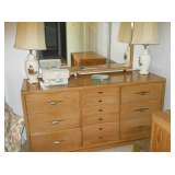 Dresser w/mirror
