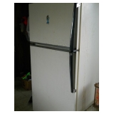 Amana refrigerator
