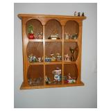 Knickknack shelf