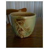 McCoy pine cone flower pot