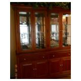 Thomasville China Cabinet/Hutch