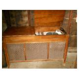 Vintage Airline phonograph & radio