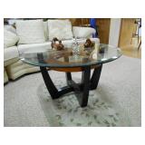 Coffee table w/glass top