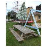 Picnic Table/Umbrella
