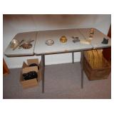 Retro drop-leaf table