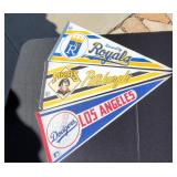 Blue Leaf Auctions - Online Only Sports Memorabilia Auction
