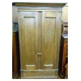 AMERICAN OAK WARDROBE