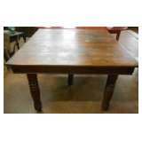 AMERICAN OAK TABLE W / 3 LEAVES