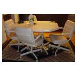 Kitchen Table & 4 Leather Chairs