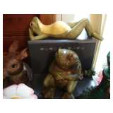 frogs & figurines
