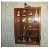 Shadow box, collectible miniatures