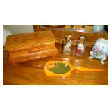 Dresser/vaniety items