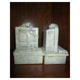 Computer mouse book ends.