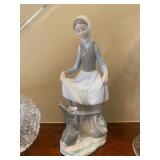 Beautiful Lladro porcelain figurine made in Spain