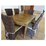 Beautiful Table w/6 Chairs