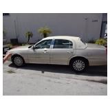 2004 Lincoln Towncar