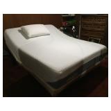 Lift bed. Clean, like new. (Queen)