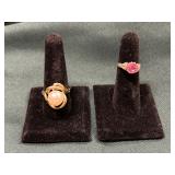 Beautiful 14 K gold and pearl ring. 