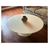 Gorgeous Mid- Century table - Eero Saarinen for Knoll. 