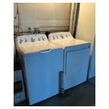 GE washer/ dryer. Clean 