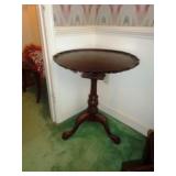 Mahogany Pie Crust Tilt-Top