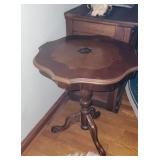 Vintage Inlaid Table w/Pie Crust Edge