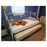 Day Bed w/ Trundle
