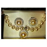 Vtg Pearl Necklace/Earrings
