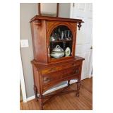 Vtg China/Curio Cabinet