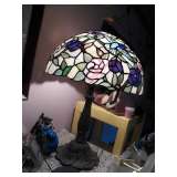 TIFFANY TYPE LAMP
