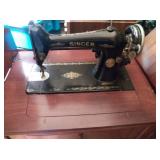 ANTIQUE SINGER SEWING MACHINE