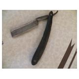 OLD STRAIGHT RAZOR