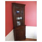 NICE WOOD CORNER CABINET
