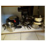 Complete contents of cookware 