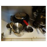 Complete contents of cookware 