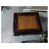 Square Accent Table. Metal Frame, Measures: 28" x 24" x 25" T