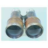 pair of binoculars 