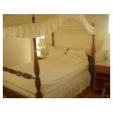 four poster canopy bed