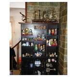 NESTING DOLLS & COLLECTIBLES