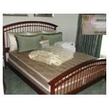 Cal-King Simmons Mattress/Box Springs