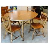 Vintage Kitchen Table w/4 Chairs