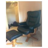 Hjellegjerde Ergonomic Recliner Chair and Ottoman Scandinavian Lounger