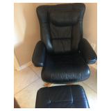 Hjellegjerde Ergonomic Recliner Chair and Ottoman Scandinavian Lounger