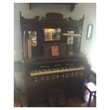 antique original Reed Organ in excellent condition 