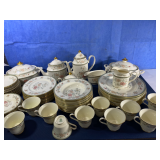 ONLINE AUCTION, WATERFORD, LENOX, WEDGWOOD, COLLECTIBLES, & MORE!EVERYTHING STARTS AT $2.00