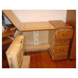 Horn sewing table