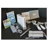Nintendo Wii, Controllers, and Games