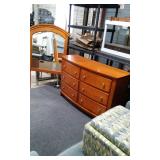 Dresser with Attachable Mirror