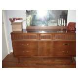 Bassett Dresser w/mirror