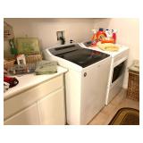 Whirlpool Washer & Gas Dryer